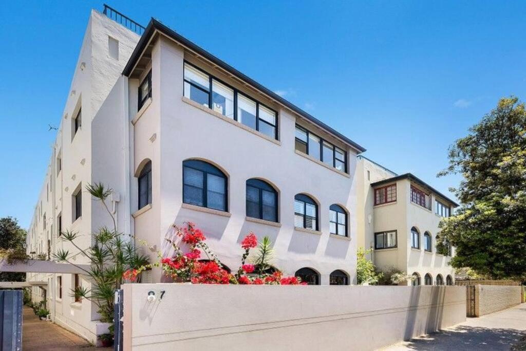 2B Beach Escape @ 89 Roscoe Sydney Exterior photo